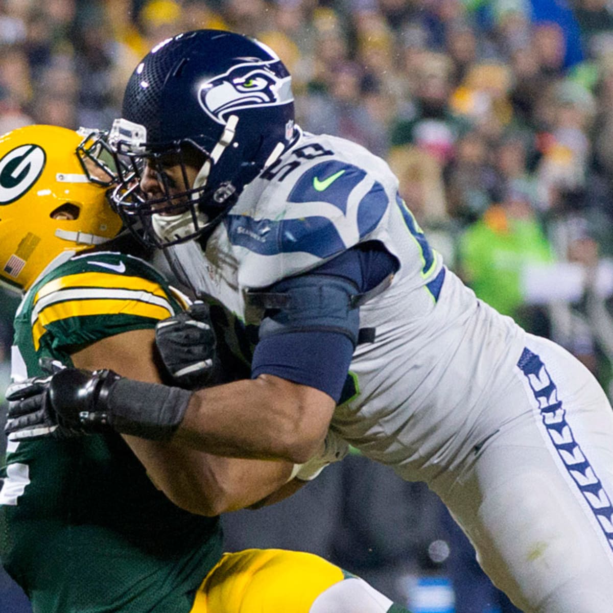 Seattle Seahawks' Marshawn Lynch runs during the first half of an NFL  football game against the Green Bay Packers Sunday, Sept. 20, 2015, in Green  Bay, Wis. (AP Photo/Jeffrey Phelps Stock Photo 