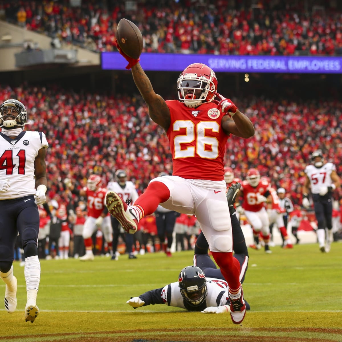 Kansas City Chiefs running back Damien Williams scores the go ahead  touchdown