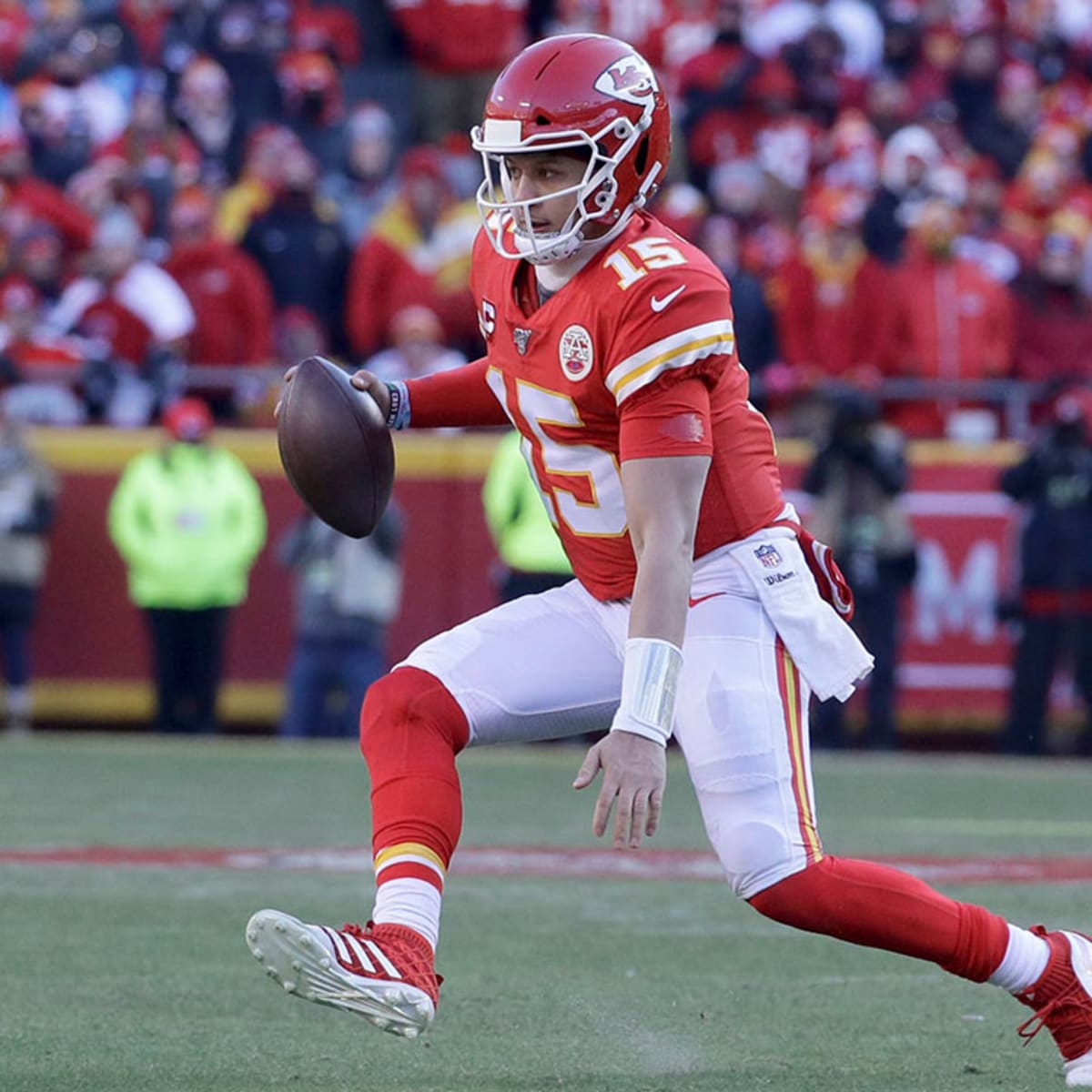 Mahomes, Chiefs top pesky Titans