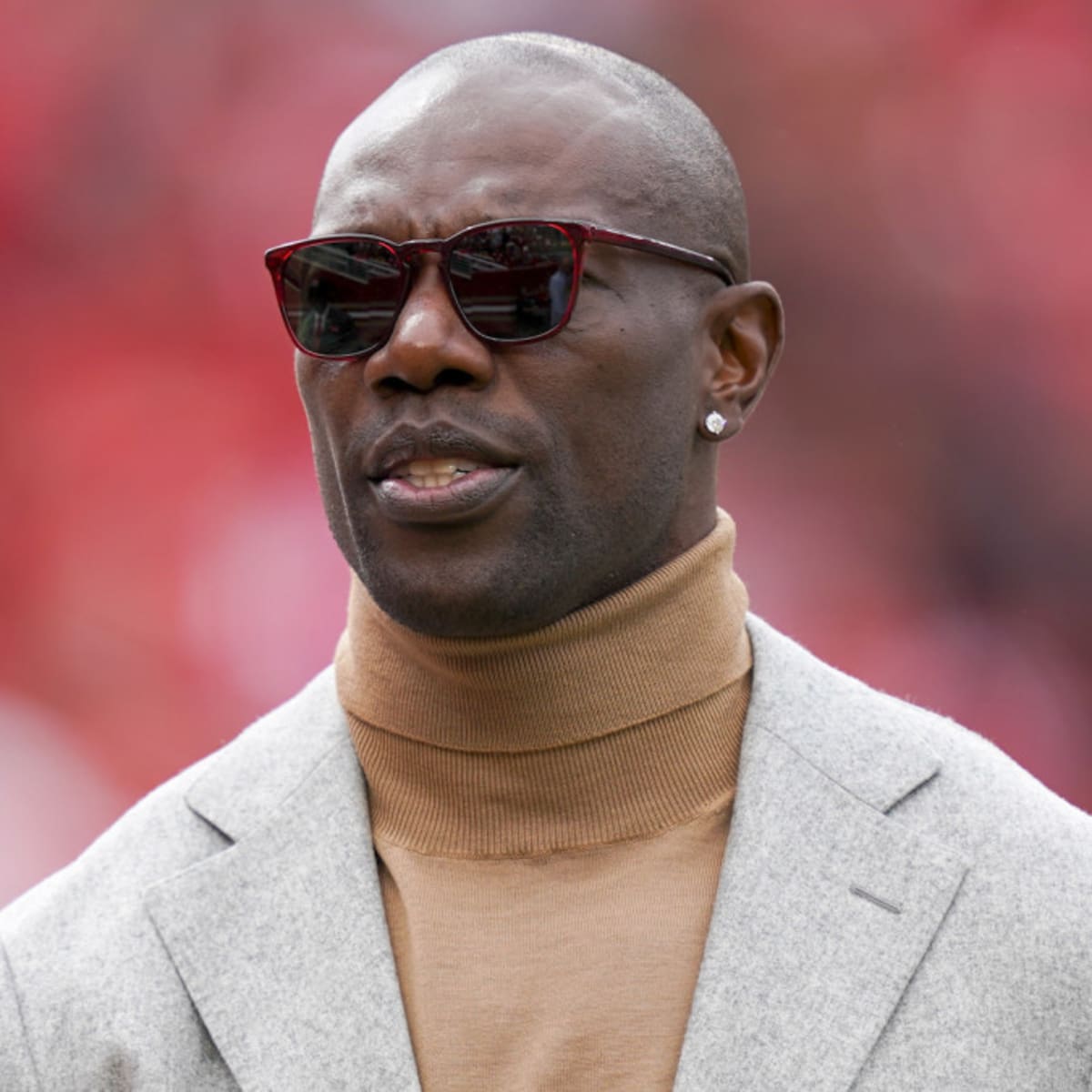 Terrell Owens runs 40-yard dash vs. Tyreek Hill (video) - Sports Illustrated