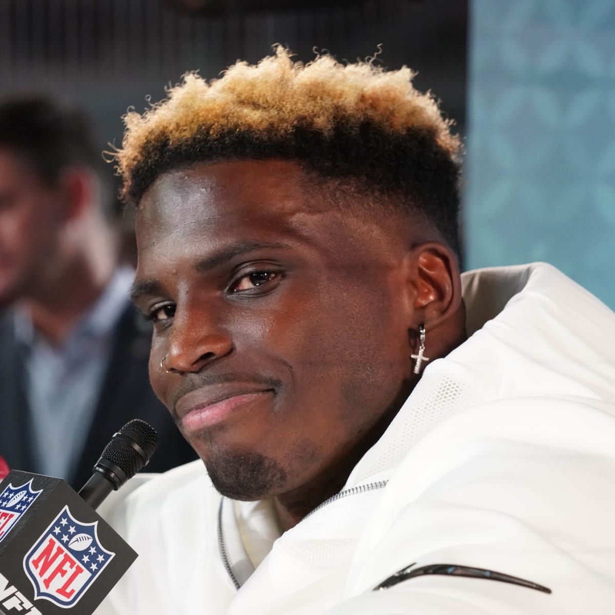 Report: KC Chiefs Trade Superstar WR Tyreek Hill to Miami Dolphins - Sports  Illustrated Kansas City Chiefs News, Analysis and More