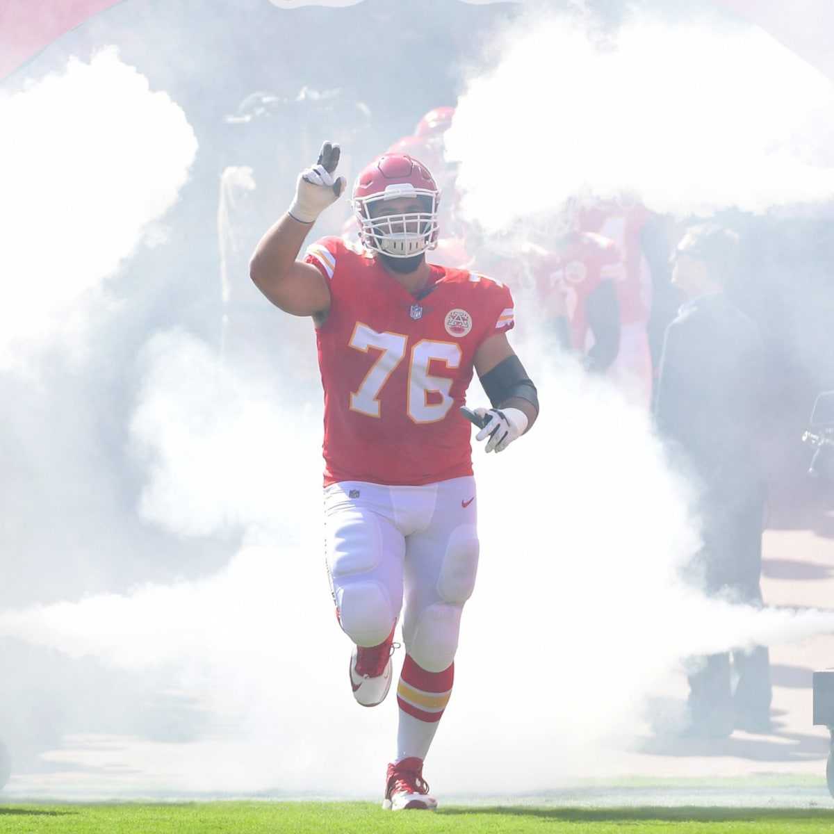 Lineman to front lines: Kansas City Chiefs' Laurent Duvernay-Tardif talks  about missing Super Bowl to fight COVID-19 - ABC News