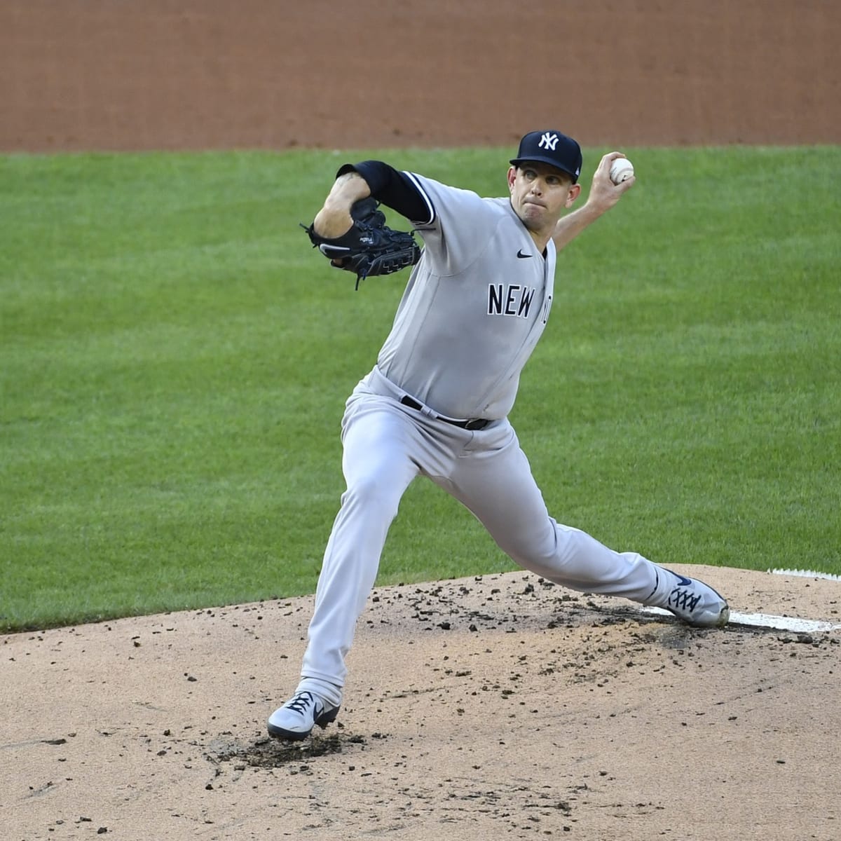 New York Yankees should avoid extending James Paxton next offseason