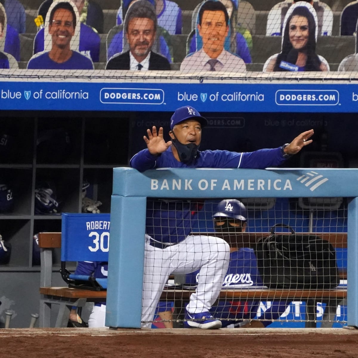 Giants dumbfounded by bizarre play in win vs. Dodgers