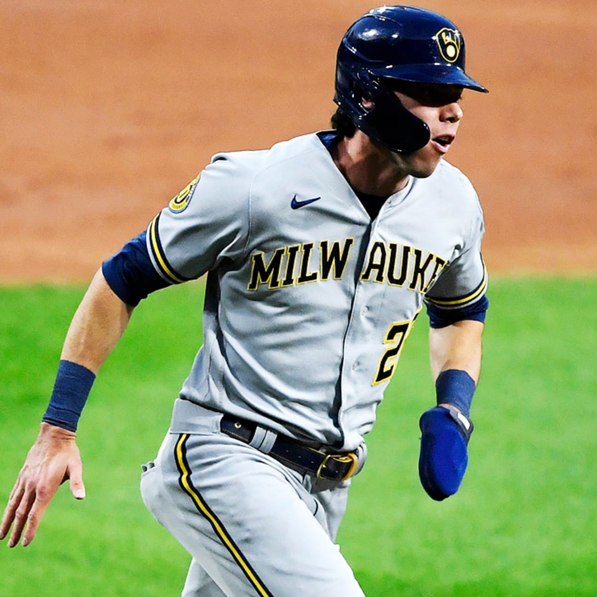 Quick scouting report on Milwaukee Brewers call-up Mauricio Dubon
