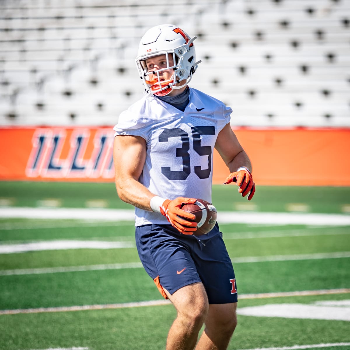 Illinois Football: 6 Illini make Pro Football Focus preseason All