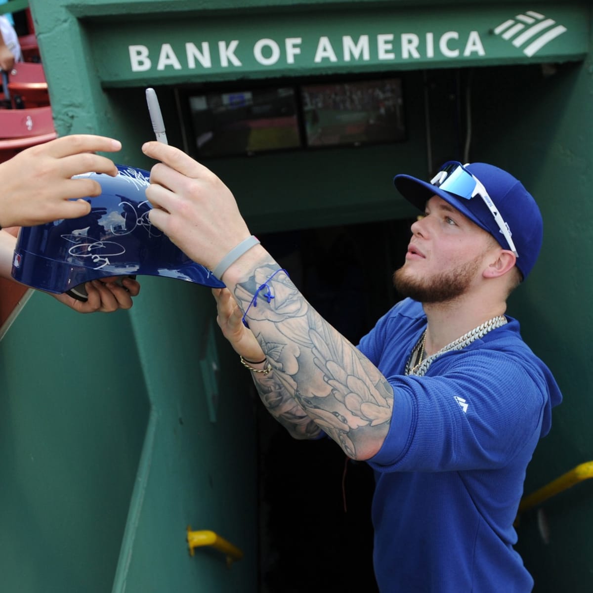 Report: Dodgers willing to include Alex Verdugo in Mookie Betts deal