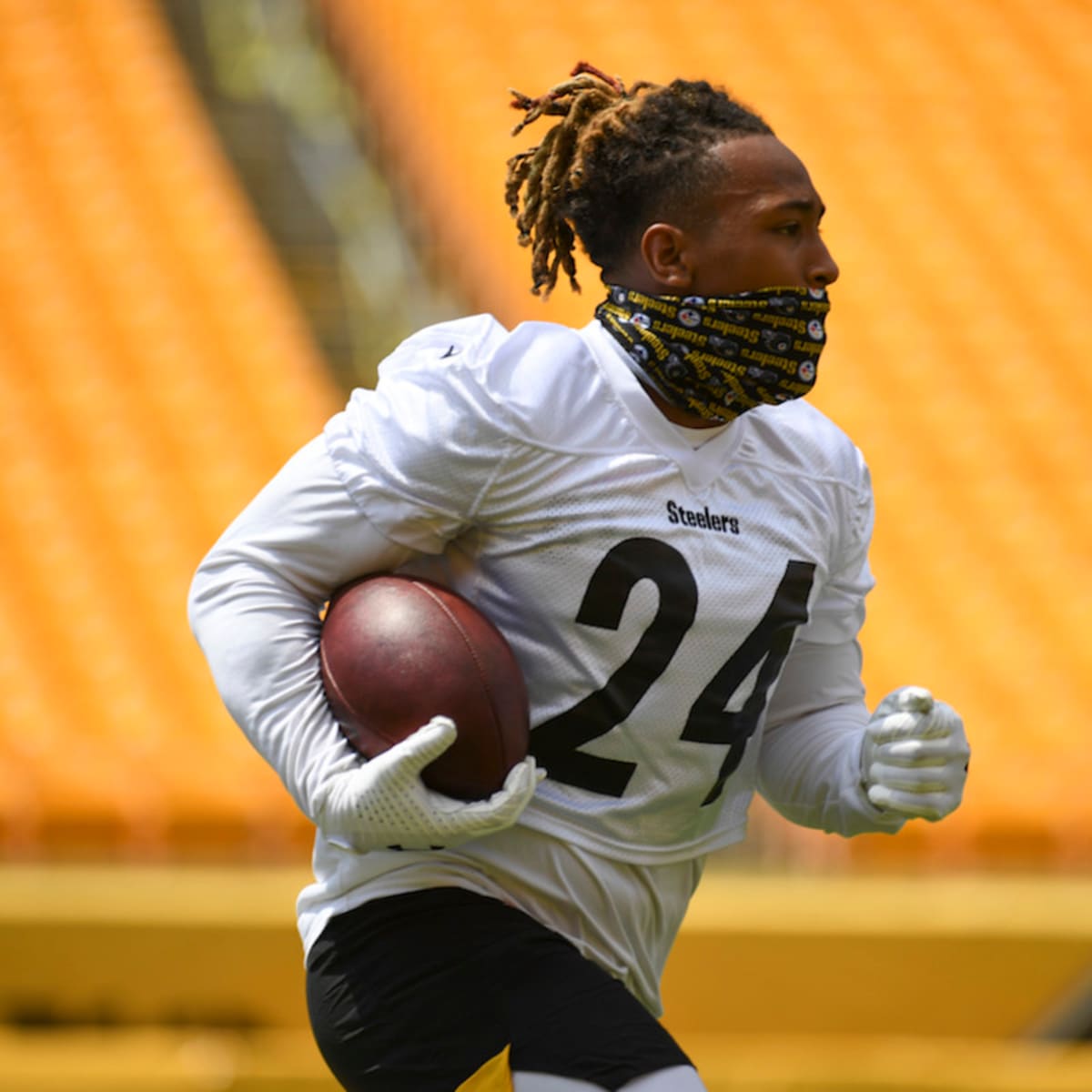 Steelers News: As NFL starts training camp, Benny Snell is looking