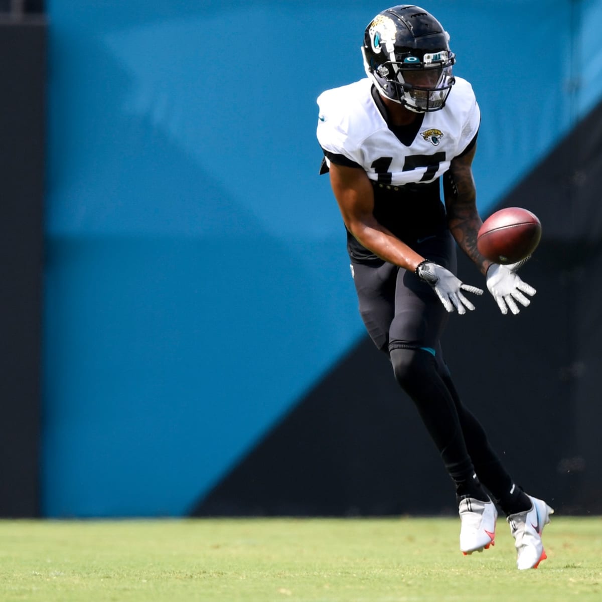 Jaguars' DJ Chark Jr. talks 'internal battle' with himself, high