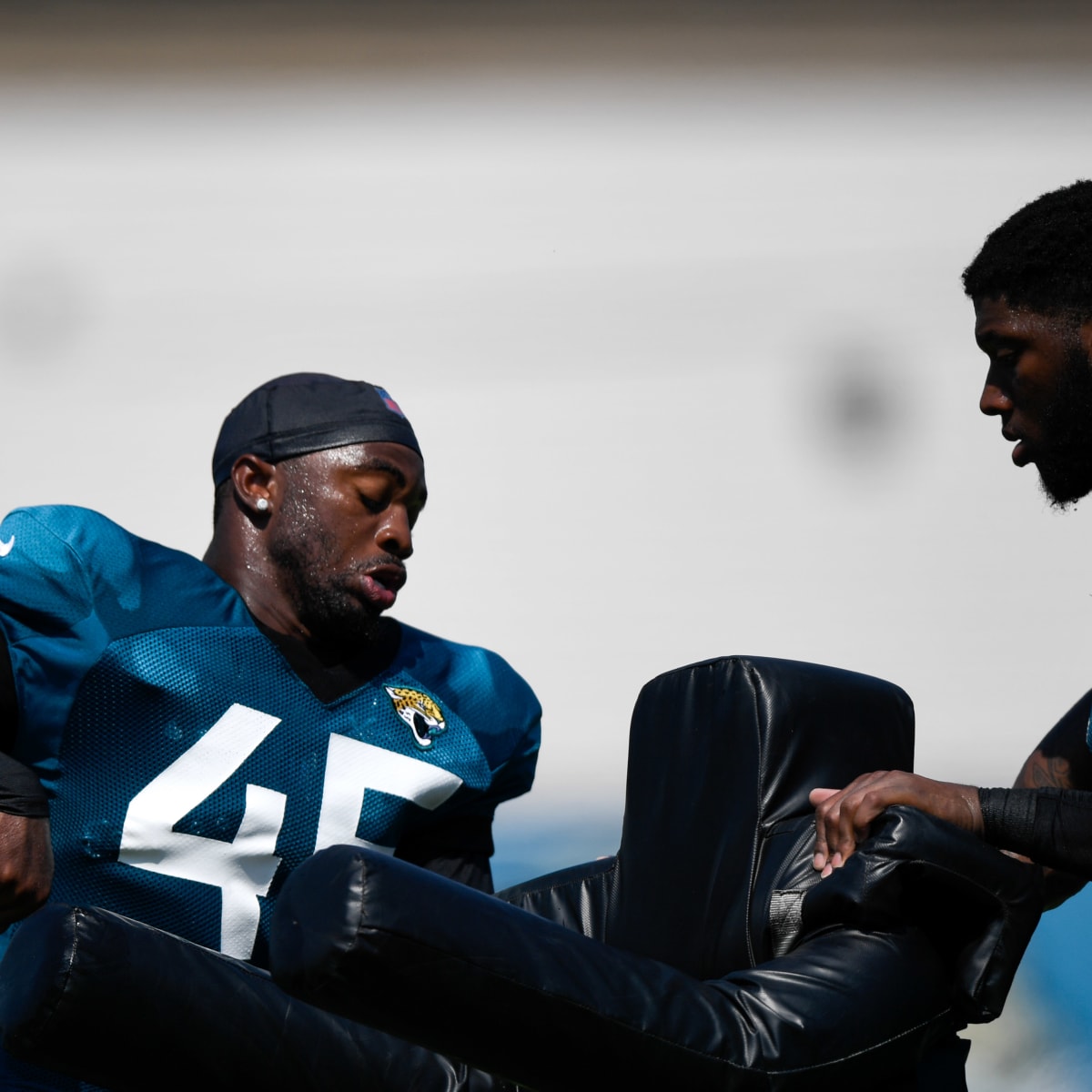 Jaguars linebacker Josh Allen follows lead of mentor Calais Campbell