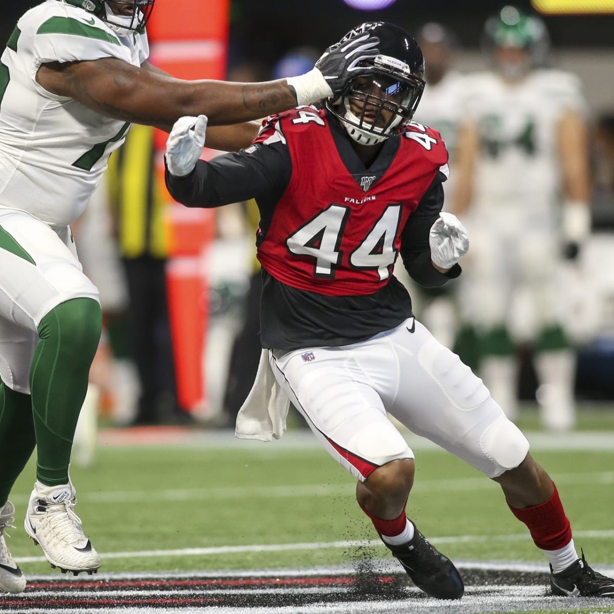 Tennessee Titans free-agent signing Vic Beasley finally reports