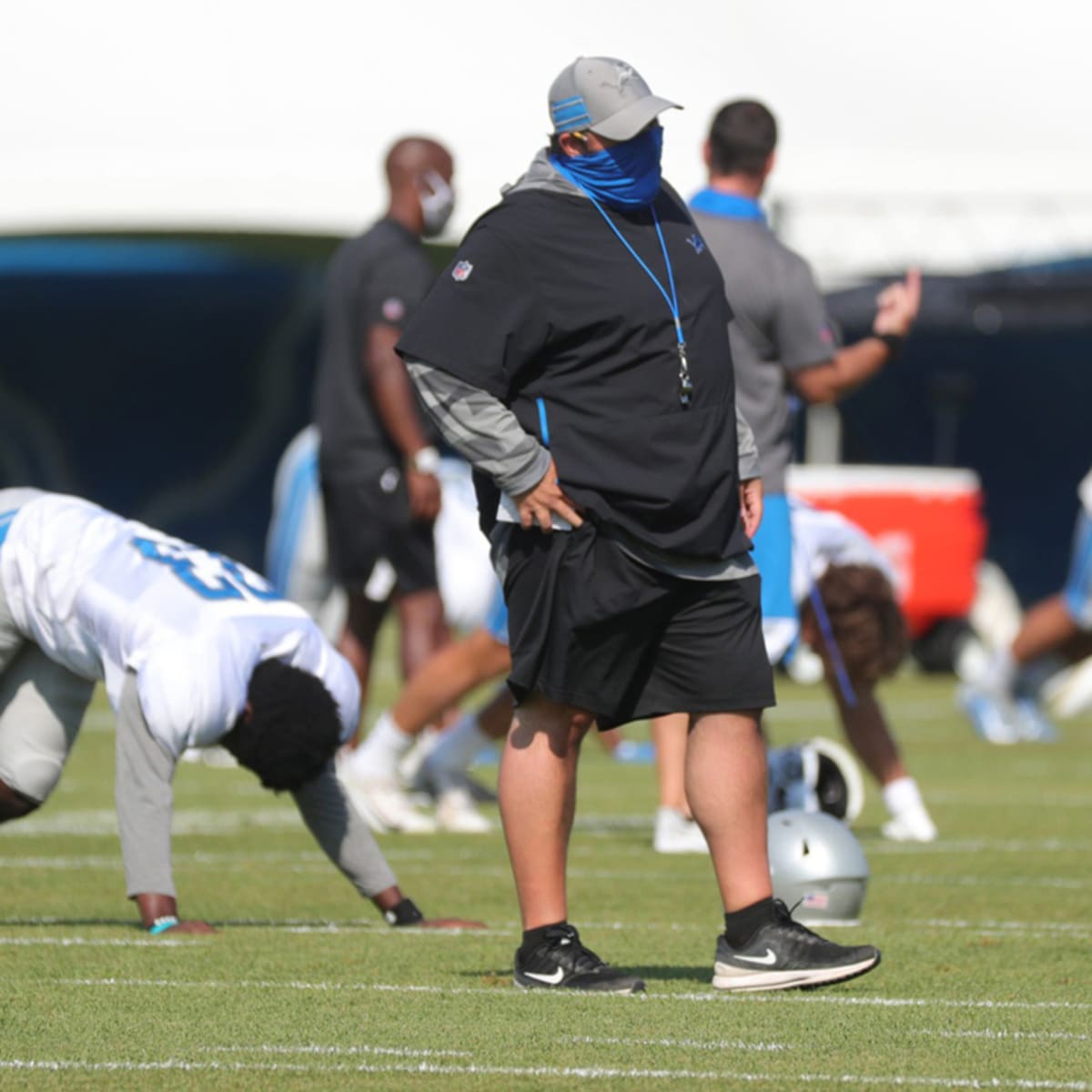 Detroit Lions' Jamie Collins (8) talks with team owner Sheila Ford