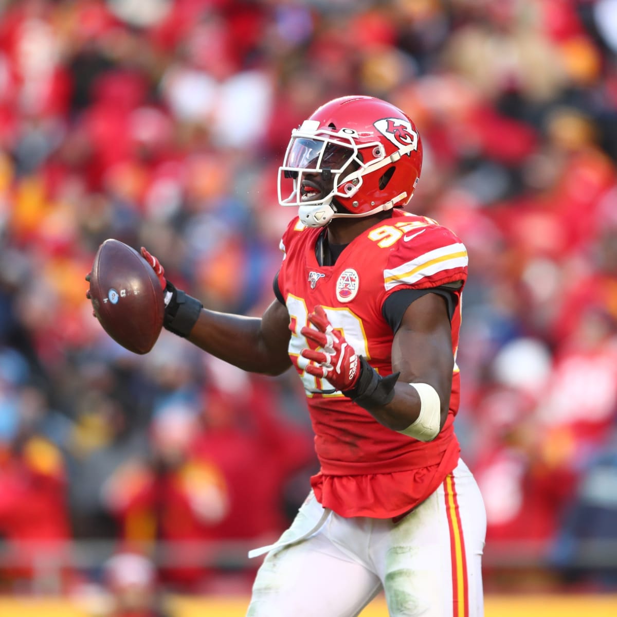 KC Chiefs Restructure DE Frank Clark's Contract, Keep Him in KC - Sports  Illustrated Kansas City Chiefs News, Analysis and More