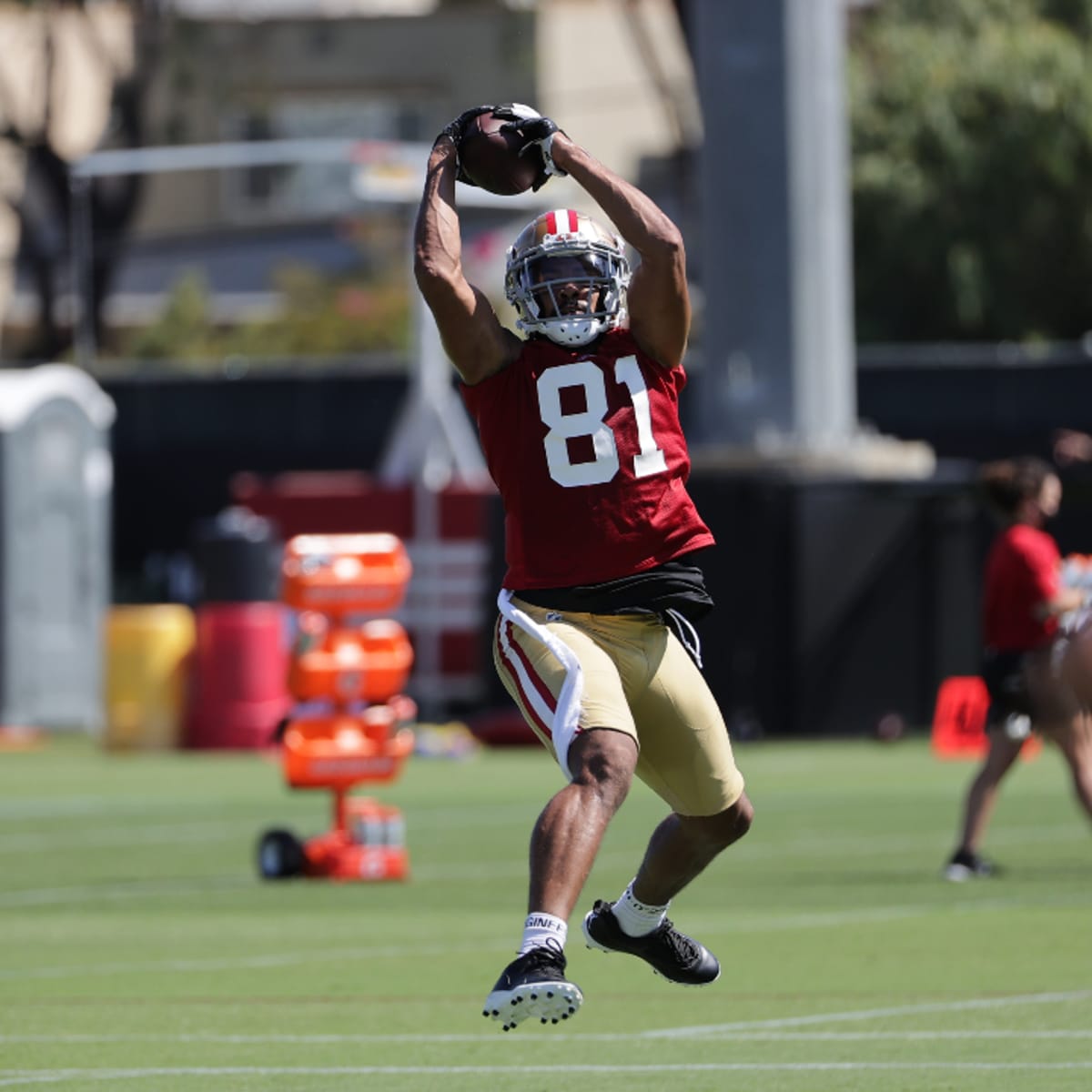 Deebo Samuel Leaps Over a Defender for a 45-yard Pickup