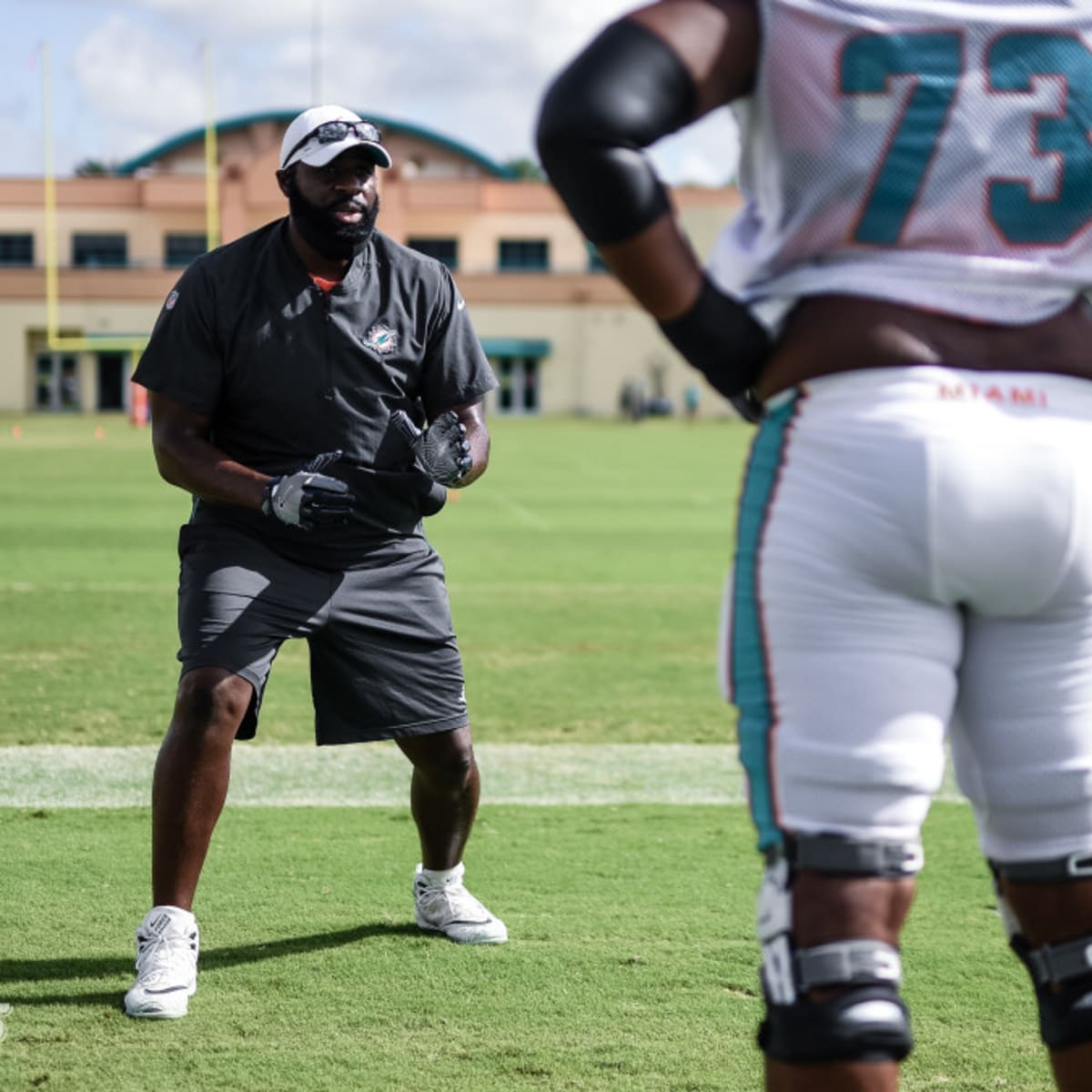 Miami Dolphins trying to hire Detroit Lions defensive line coach