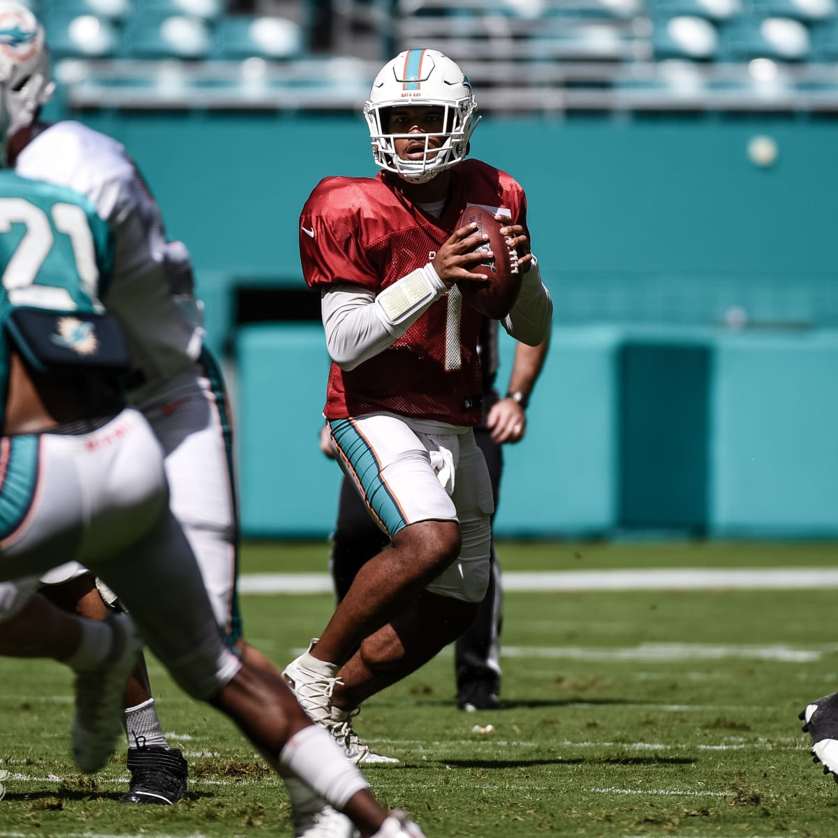 Tua & Oh! QB Tagovailoa Keeps Miami's Frisky Fish Undefeated - WSJ