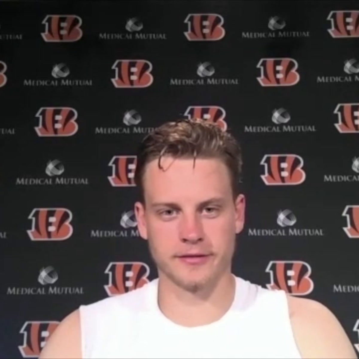 James Rapien on X: Joe Burrow sporting a new haircut at today's practice…And  the #Bengals new secret weapon? Wide receiver DJ Reader. He caught passes  for Burrow during warmups