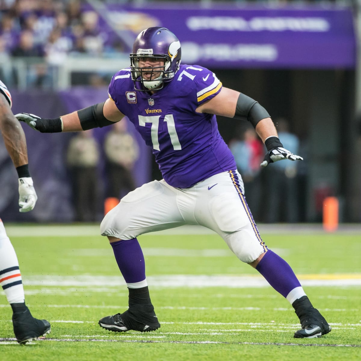 PFF Releases Vikings Midseason Offensive Line Ranking - Vikings