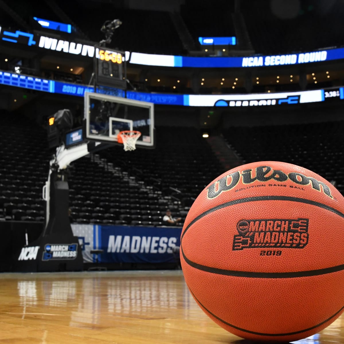 Mohegan Sun open to hosting a college basketball bubble