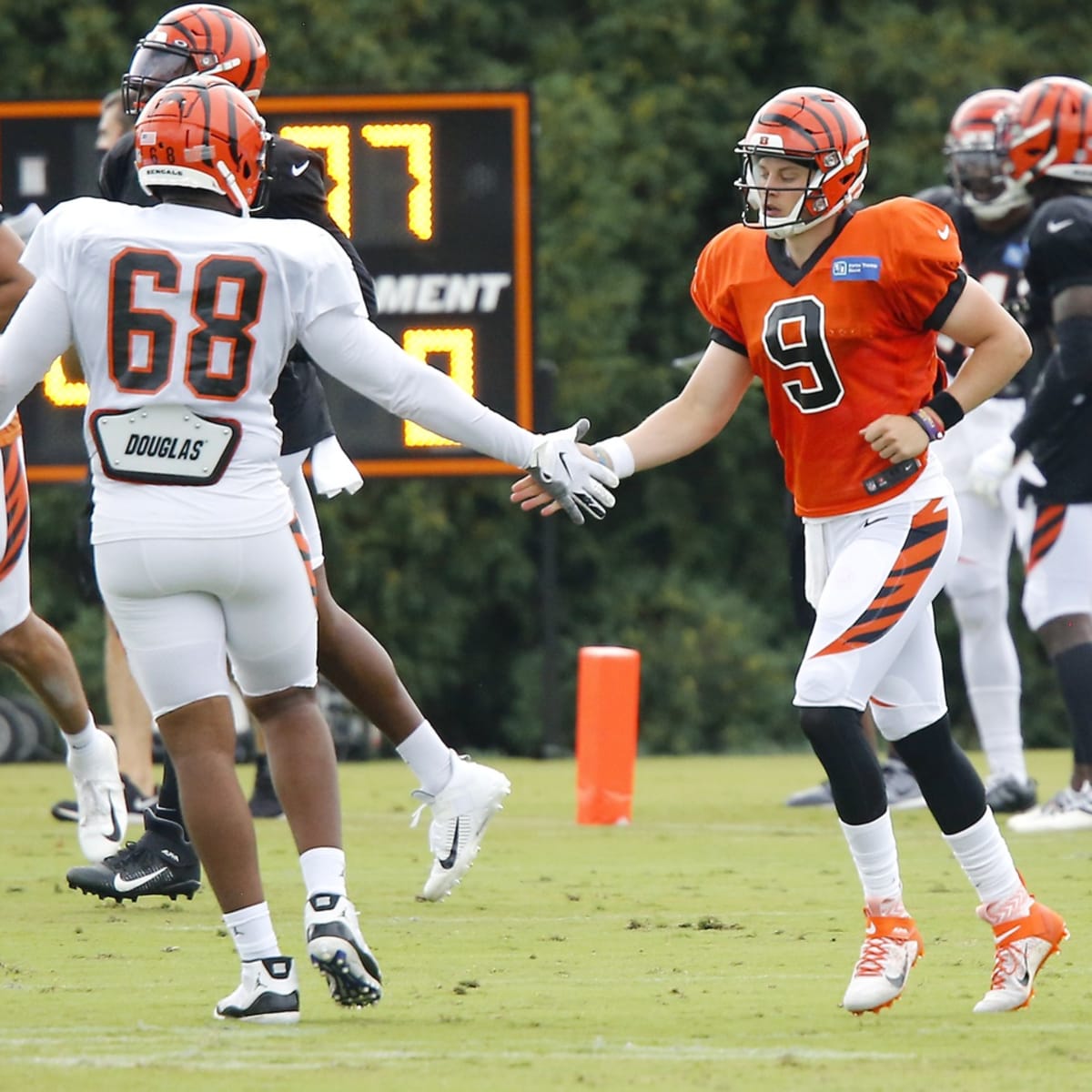 Cincinnati Bengals quarterback Joe Burrow Works Out With Drew Sample and  Akeem Davis-Gaither - Sports Illustrated Cincinnati Bengals News, Analysis  and More