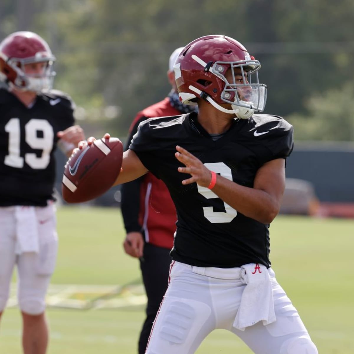 Alabama QB Bryce Young embracing NIL deals, transfer portal