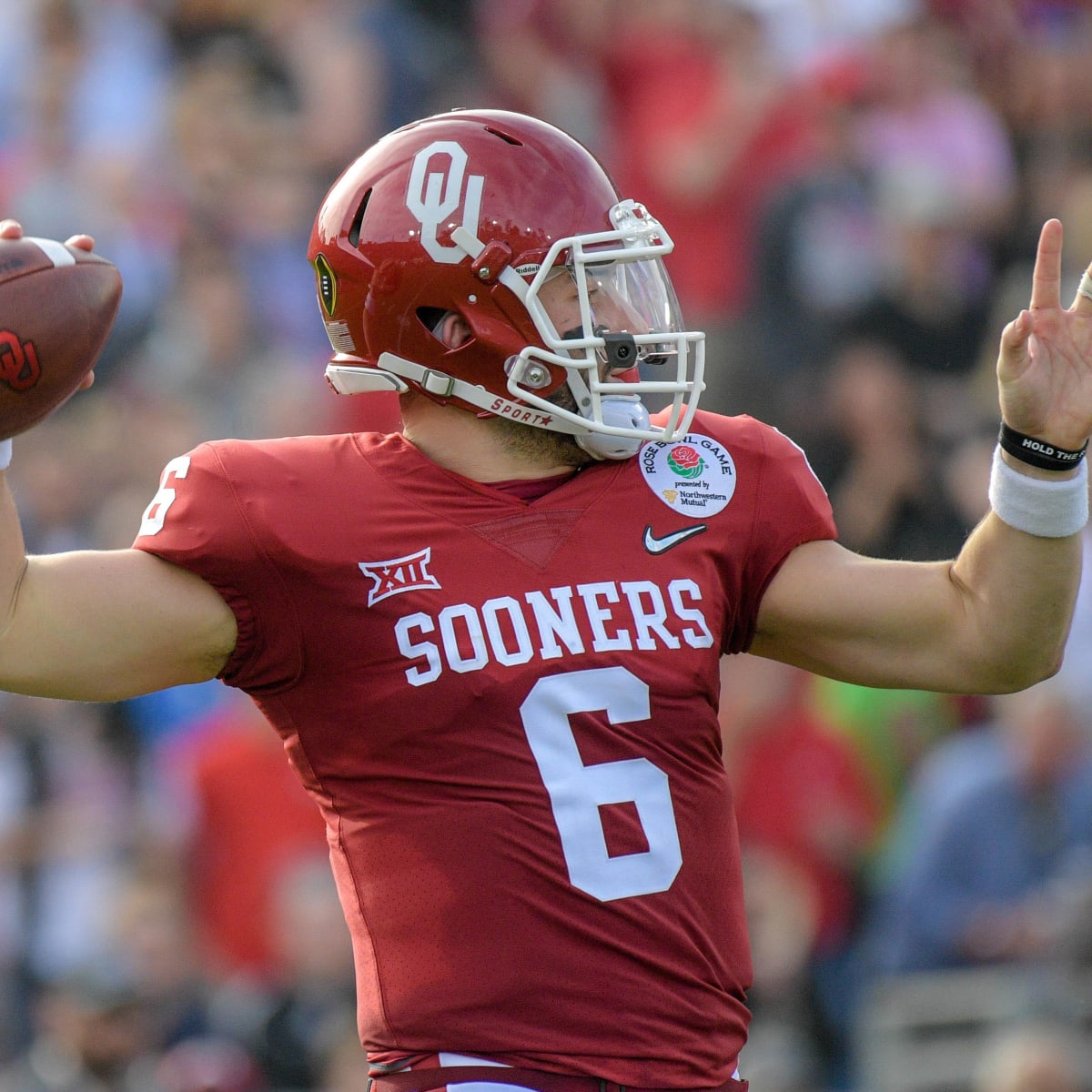 Baker Mayfield gets statue at Oklahoma's Heisman Park