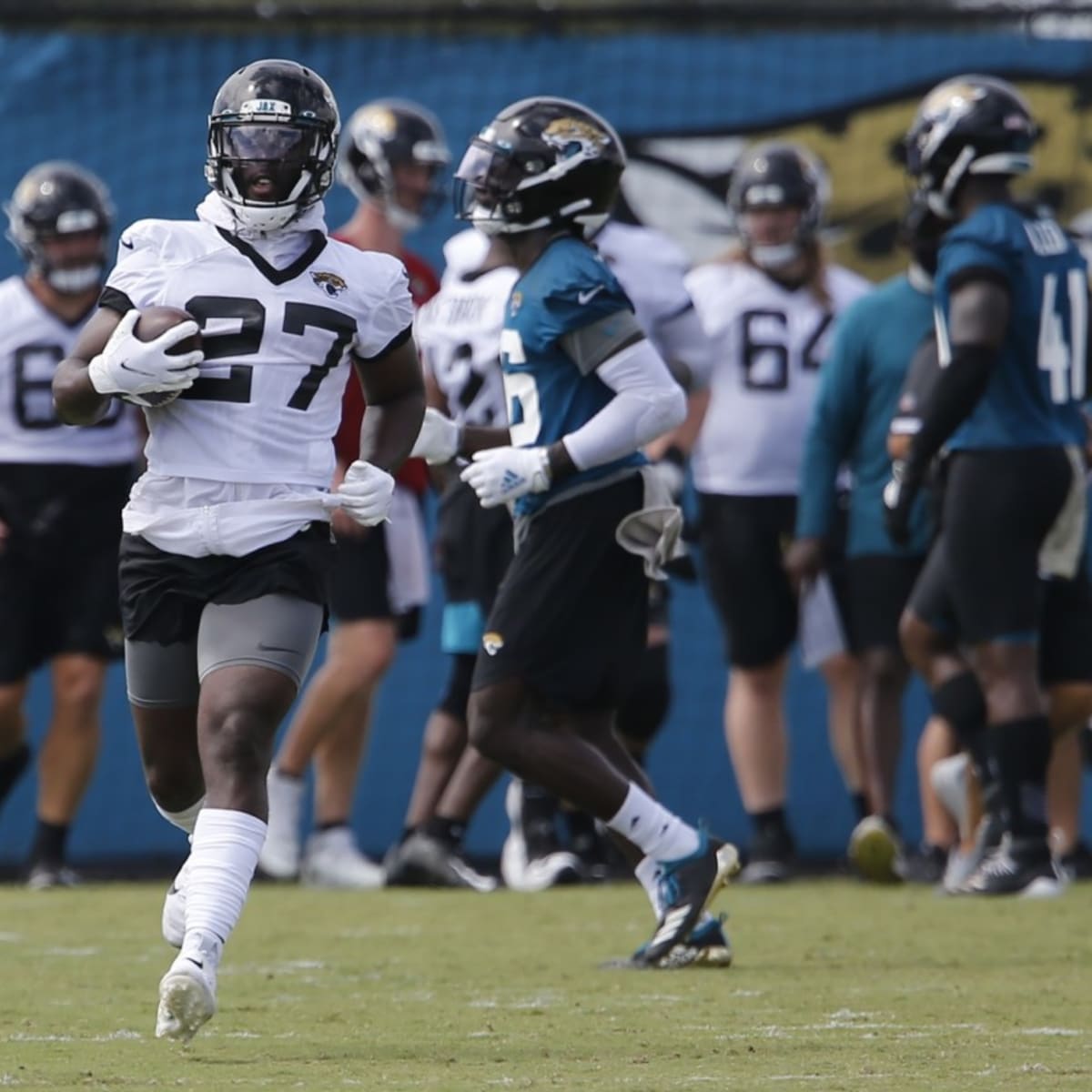 Jacksonville Jaguars release running back Leonard Fournette