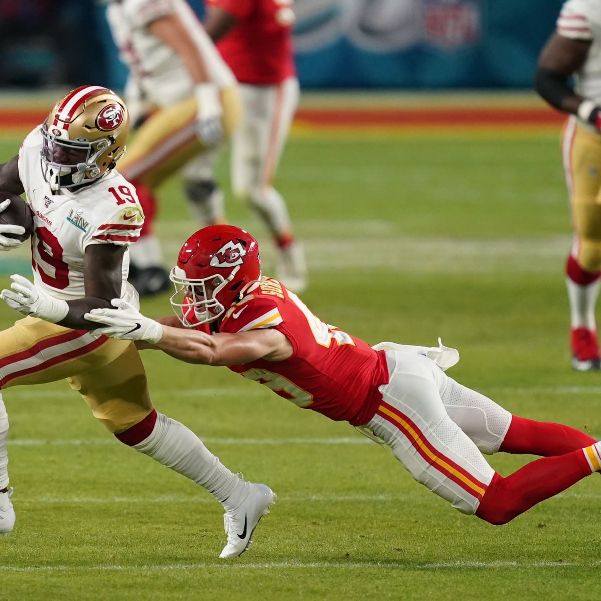 San Francisco 49ers WR Deebo Samuel Expected to Play vs Arizona Cardinals -  Sports Illustrated Arizona Cardinals News, Analysis and More