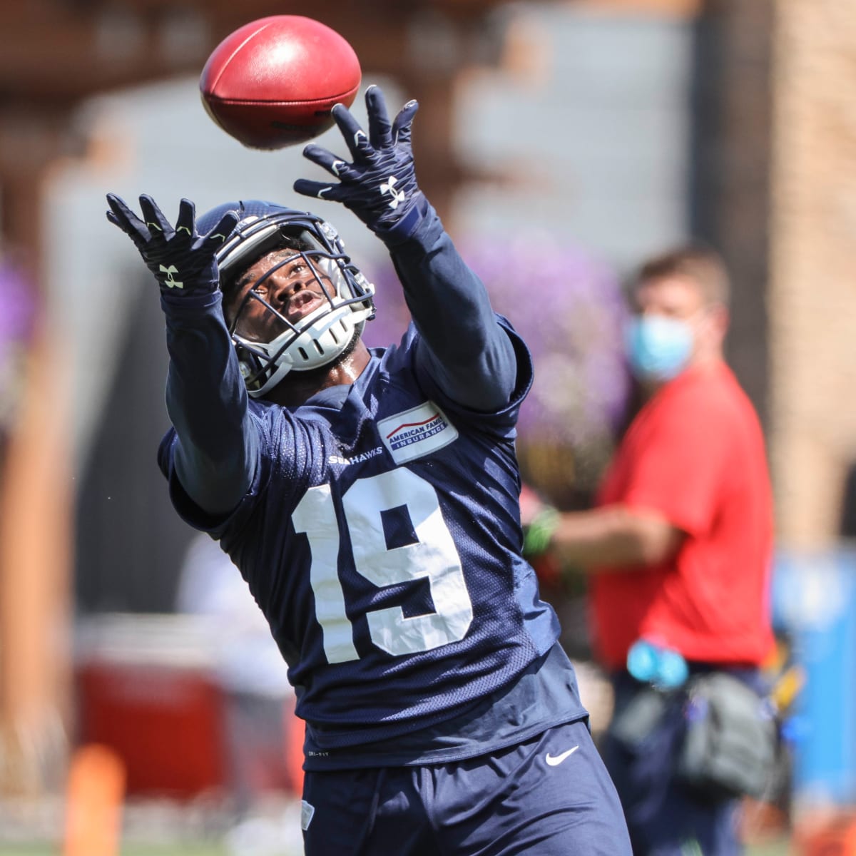 Seahawks trio of rookie RBs, including Alex Collins, get long look during  minicamp