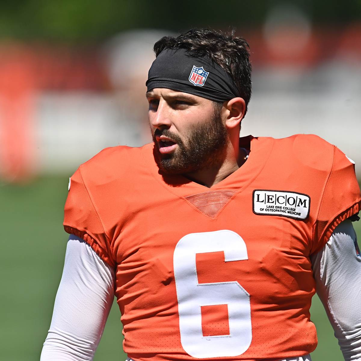 Browns quarterback Baker Mayfield changes course, decides to stand for the  anthem