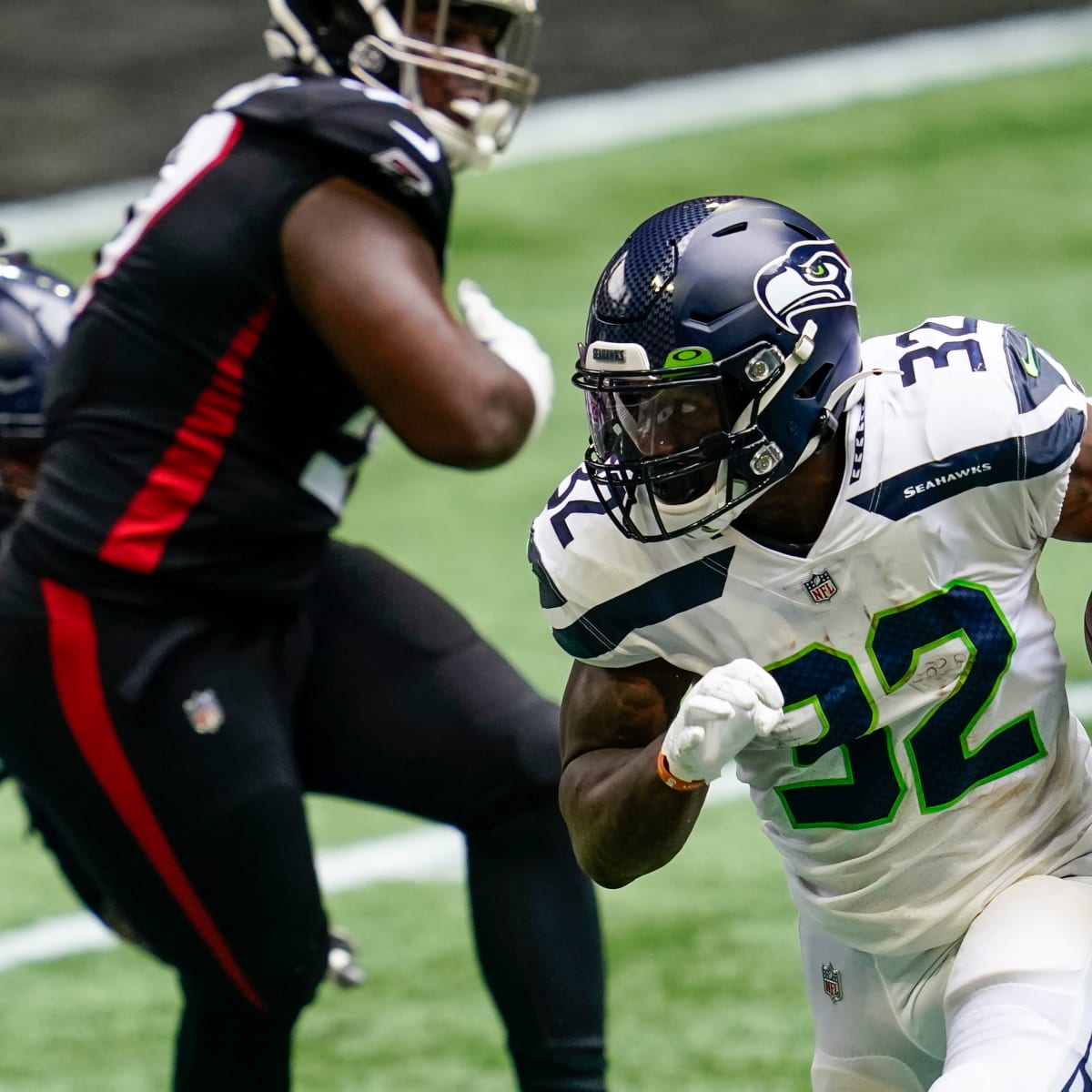 NFL Free Agency: Seattle Seahawks re-sign RB Chris Carson