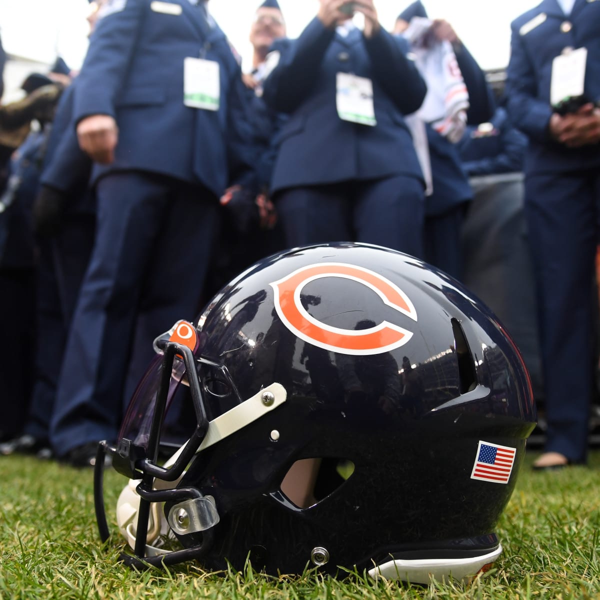 Chicago, Illinois, USA. 24th Nov, 2019. - Bears #72 Charles Leno Jr. takes  a break during the NFL Game between the New York Giants and Chicago Bears  at Soldier Field in Chicago