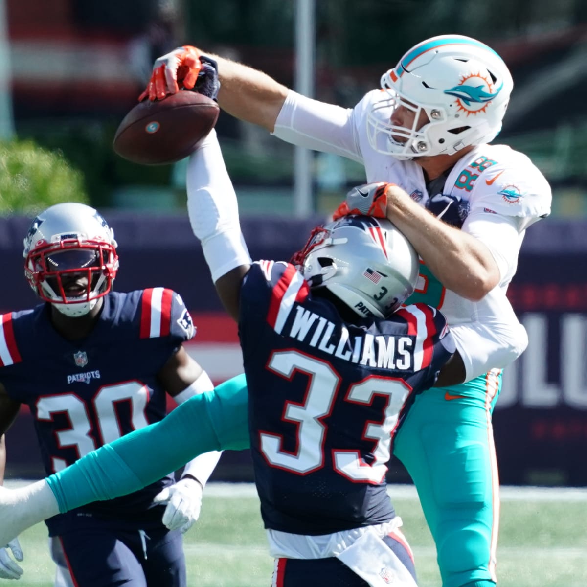 Dolphins camp: Defense flusters Tom Brady, Buccaneers