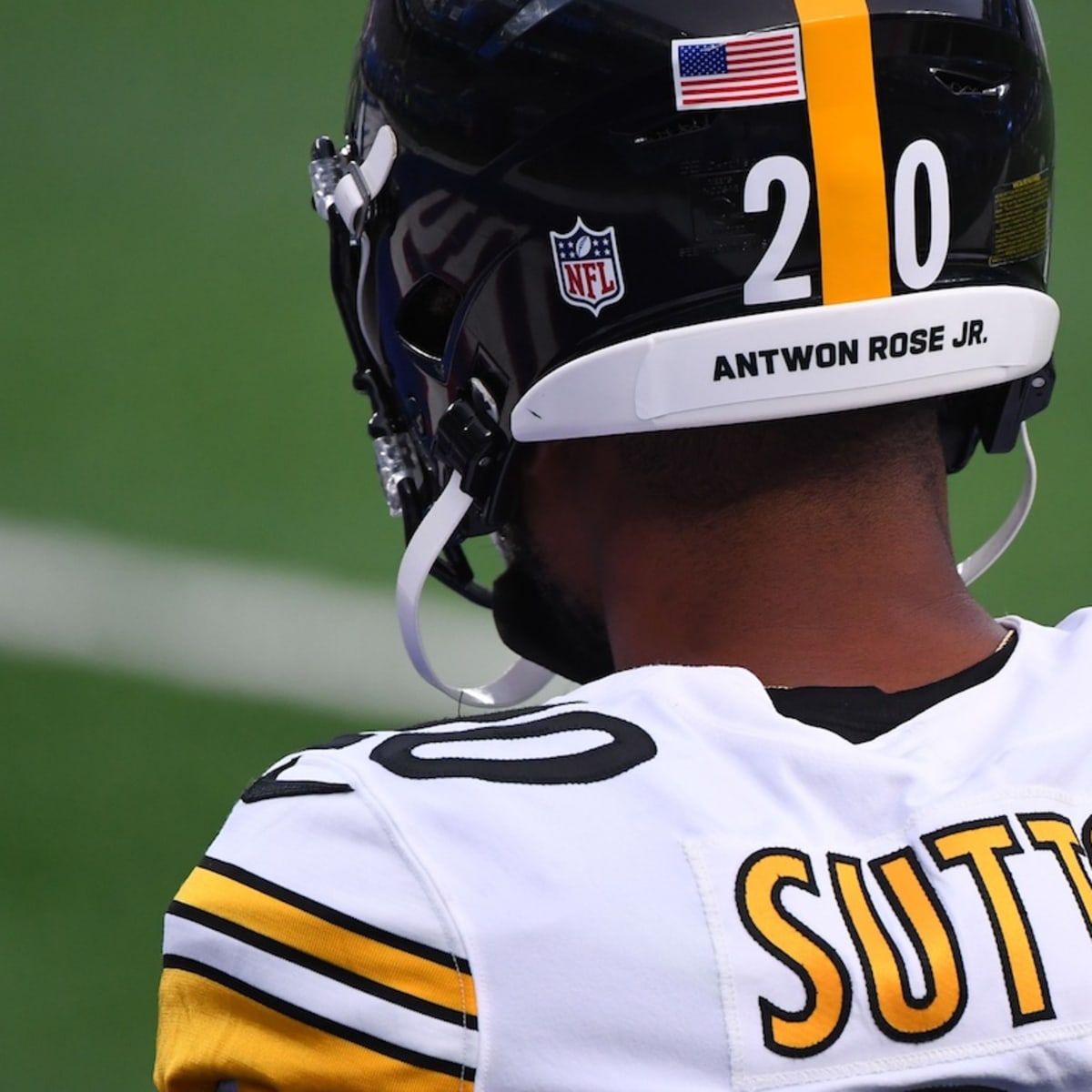 Pittsburgh Steelers' Alejandro Villanueva replaces Antwon Rose Jr.'s name  on his helmet with the name of a slain veteran