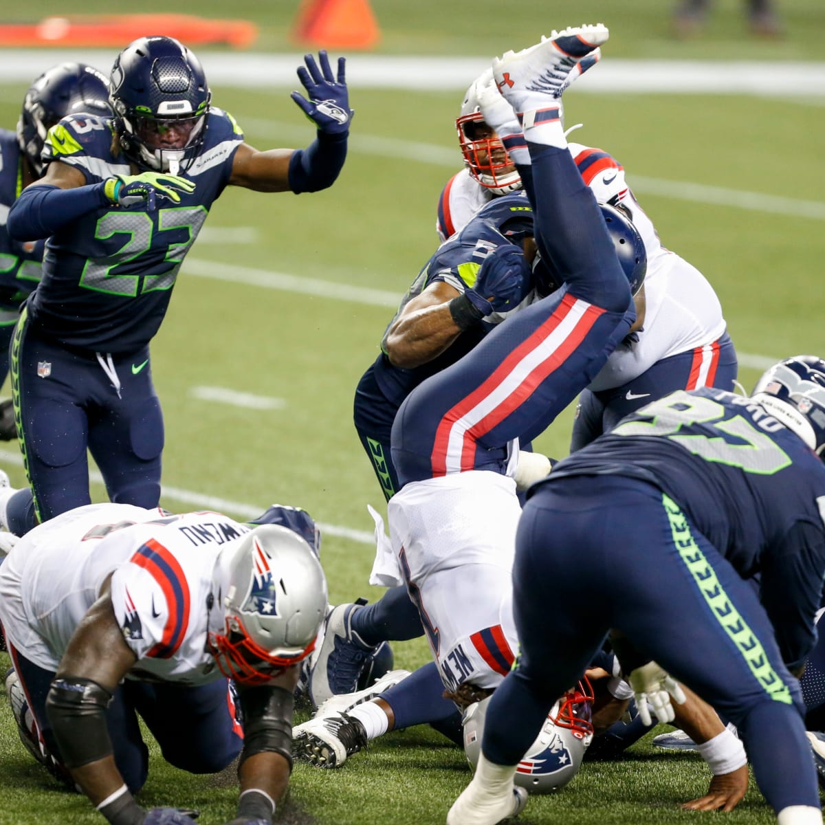 Second-year Seahawks DL L.J. Collier helped save the day on final play  against the Patriots - Field Gulls