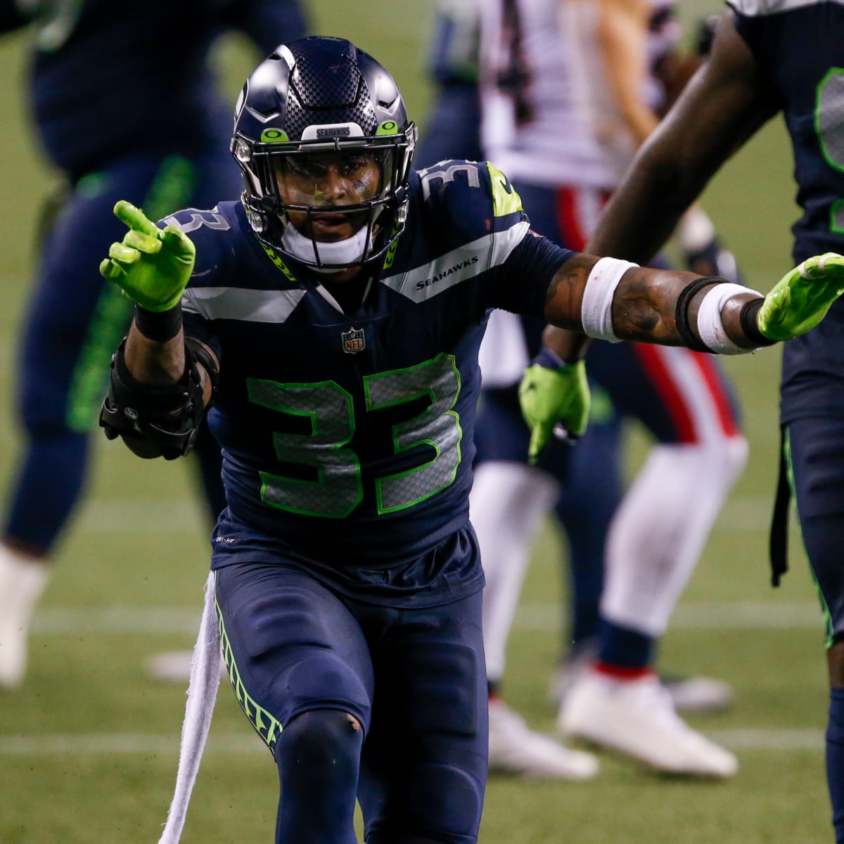 The Latest: Seahawks' Diggs ejected for helmet-to-helmet hit