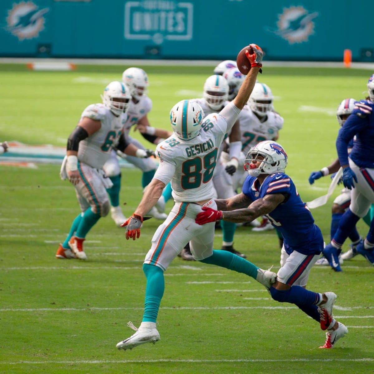 Dolphins Barely Miss Out On the NFL Playoffs, Lose to Bills in Week 17  Blowout – The Raider Voice