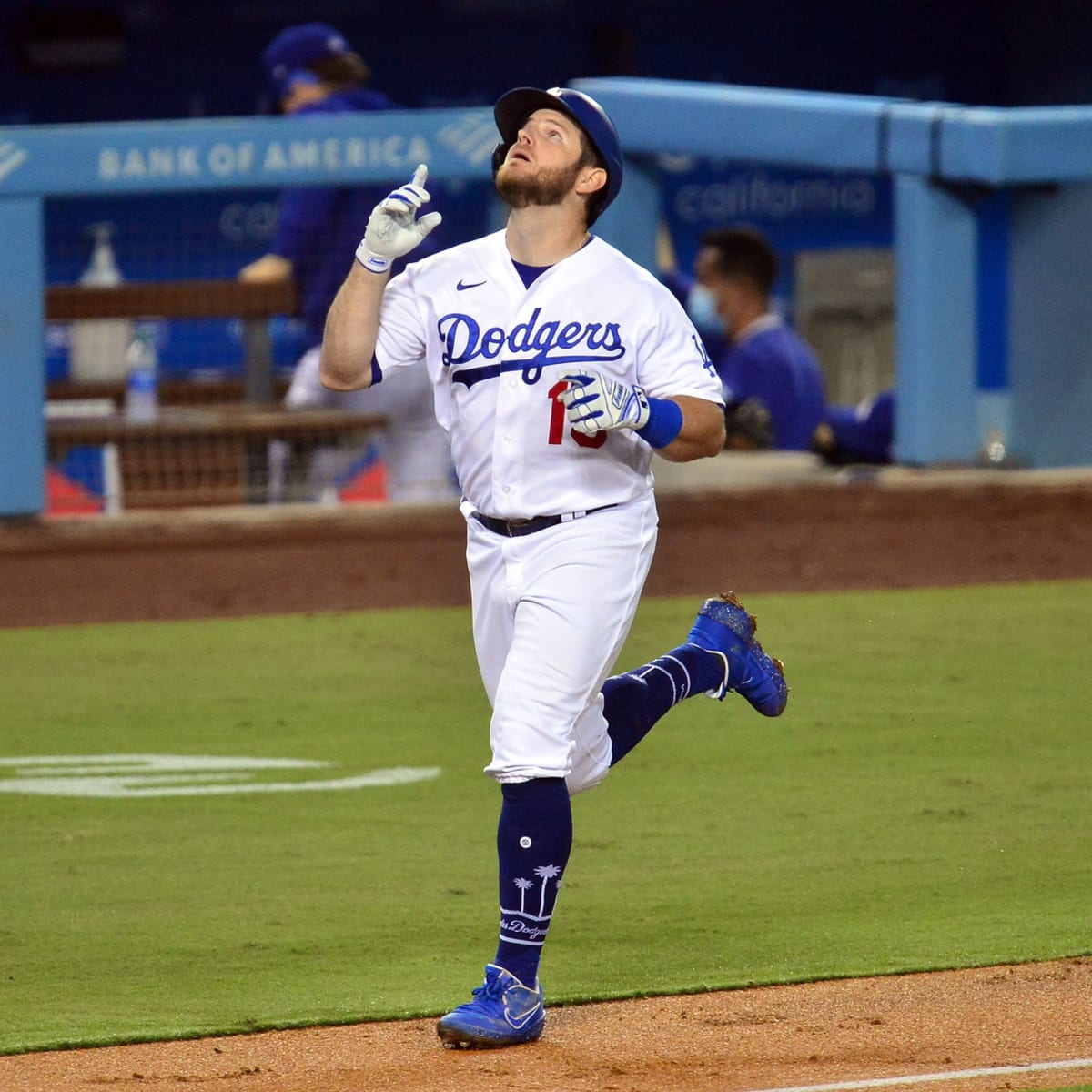 Max Muncy injury: Dodgers 1B out of NL wild card game, dislocated elbow -  True Blue LA