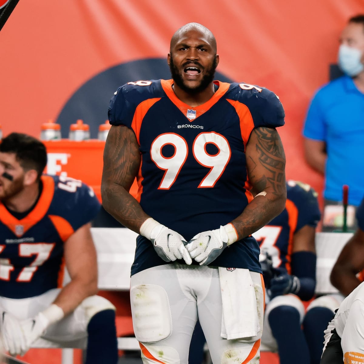 Denver Broncos Unveil New Uniform Combination for Jaguars Game - Sports  Illustrated Mile High Huddle: Denver Broncos News, Analysis and More