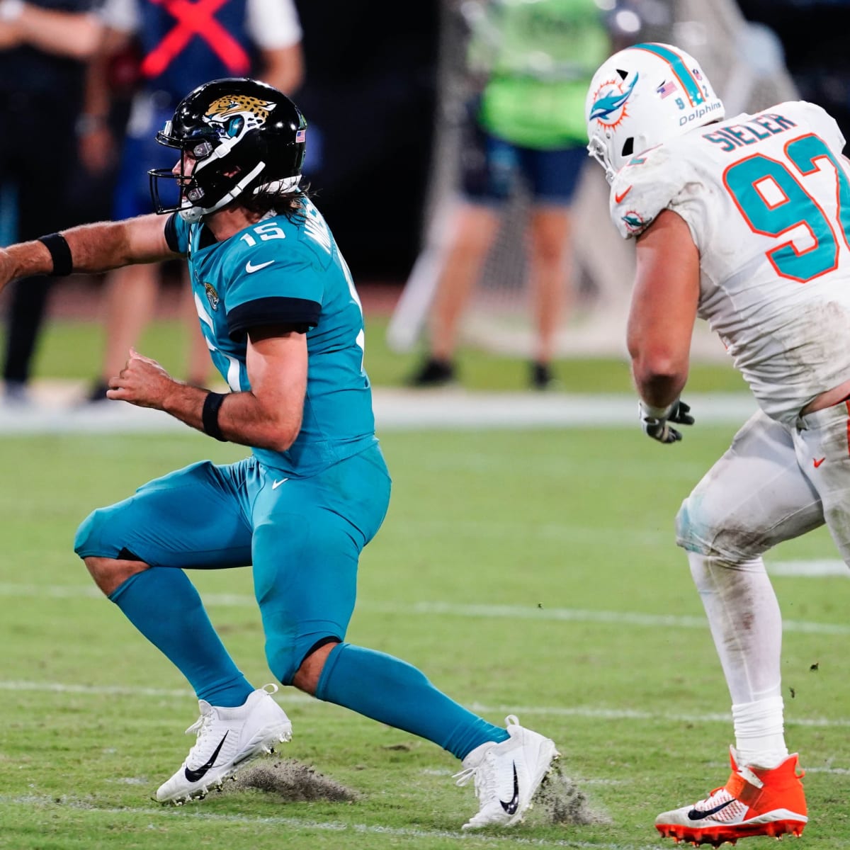 Miami Dolphins defensive tackle Zach Sieler takes part in drills at the NFL  football team's practice facility, Thursday, July 28, 2022, in Miami  Gardens, Fla. (AP Photo/Lynne Sladky Stock Photo - Alamy