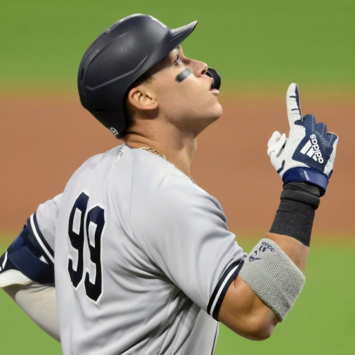 Aaron Judge Goes Champagne Crazy After Yankees Wild-Card Win