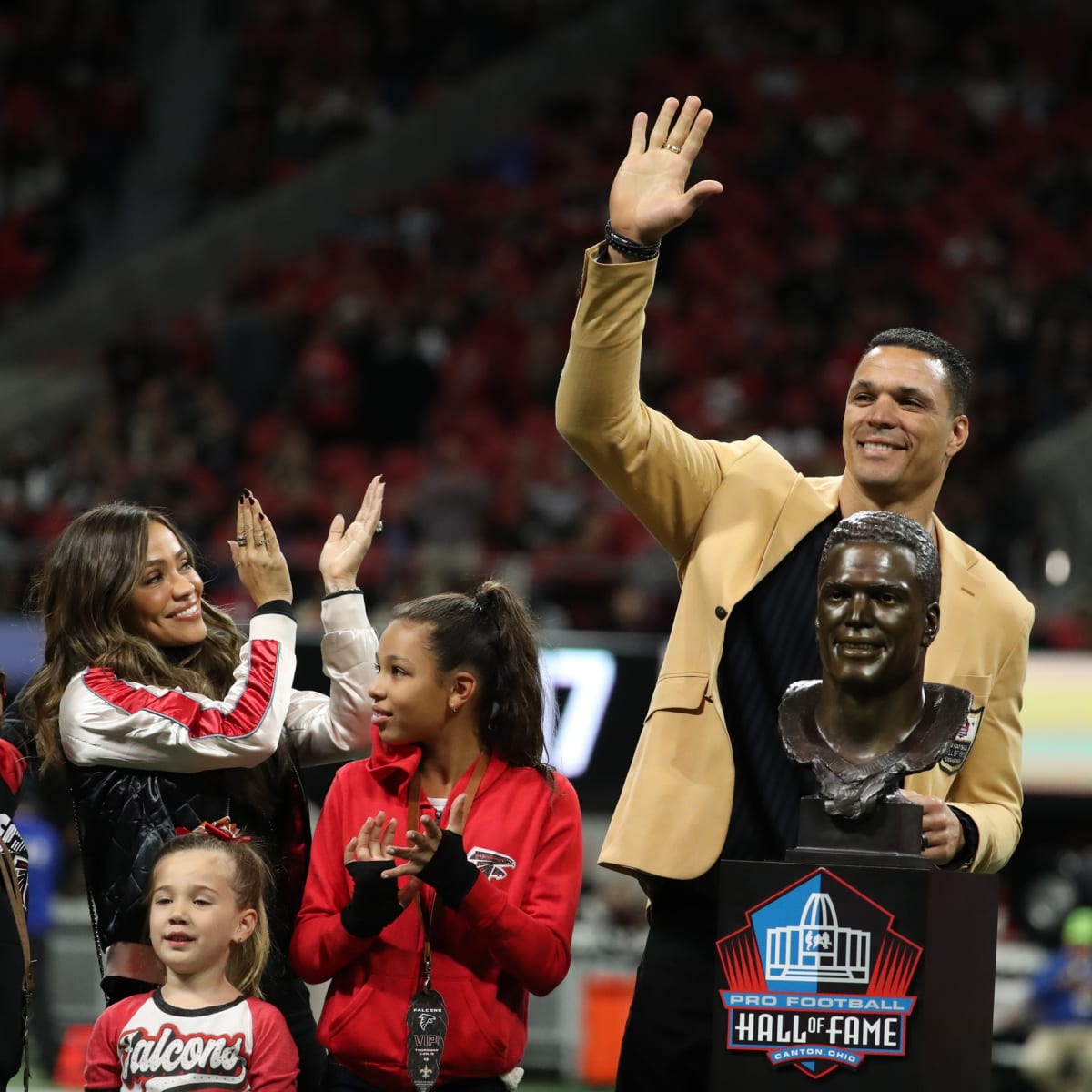 Tony Gonzalez, all-time tight end and former Falcon, is now a Hall