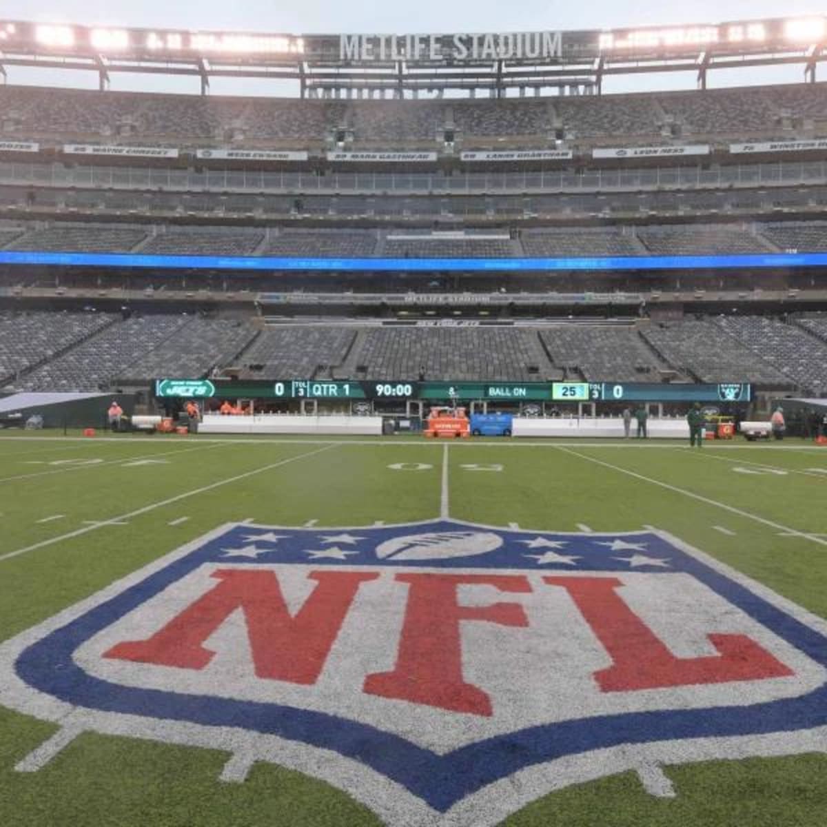 NFLPA president JC Tretter calls for turf ban amid rise of injuries