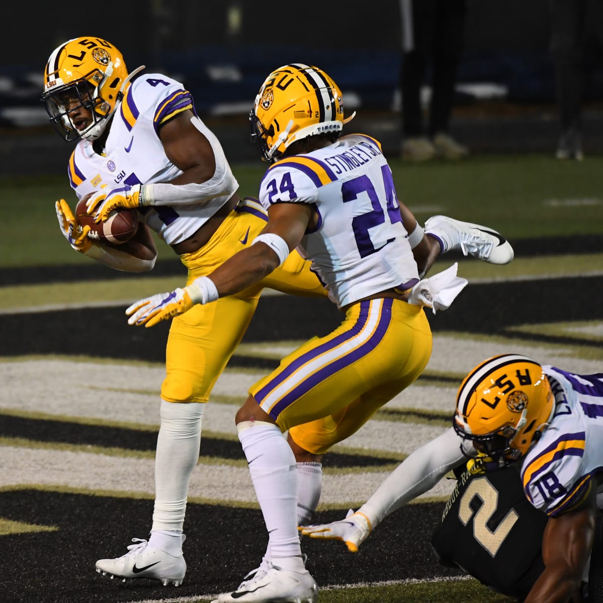 LSU signee Derek Stingley, Jr. hits the practice field two days