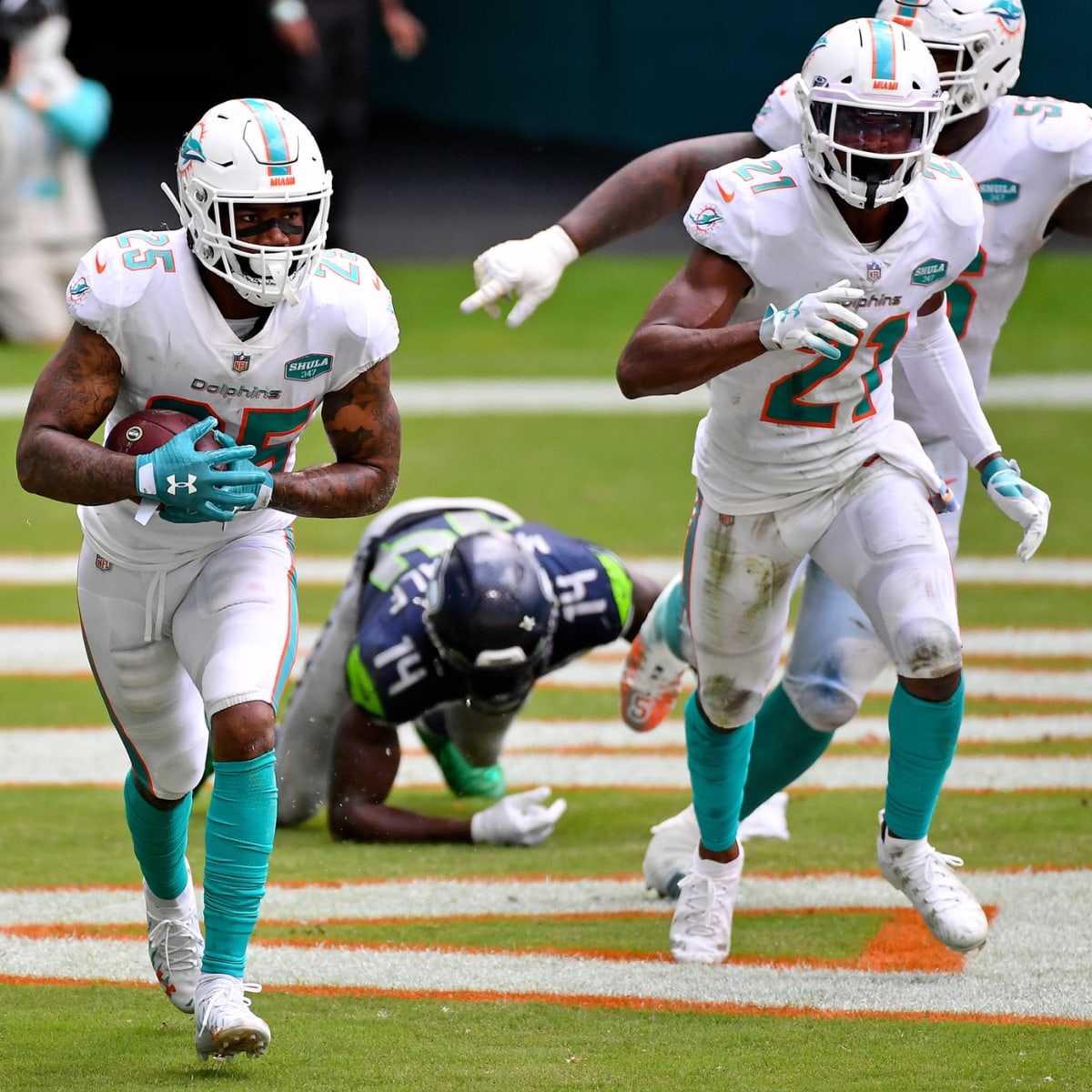 Dolphins engineer historic 70-20 win, improve to 3-0 - Caplin News