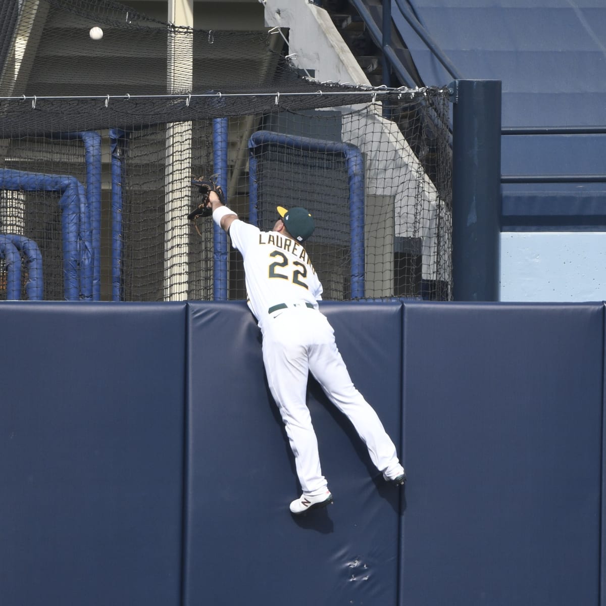 Sean Manaea Signs with SF Giants - Sports Illustrated Oakland Athletics  News, Analysis and More