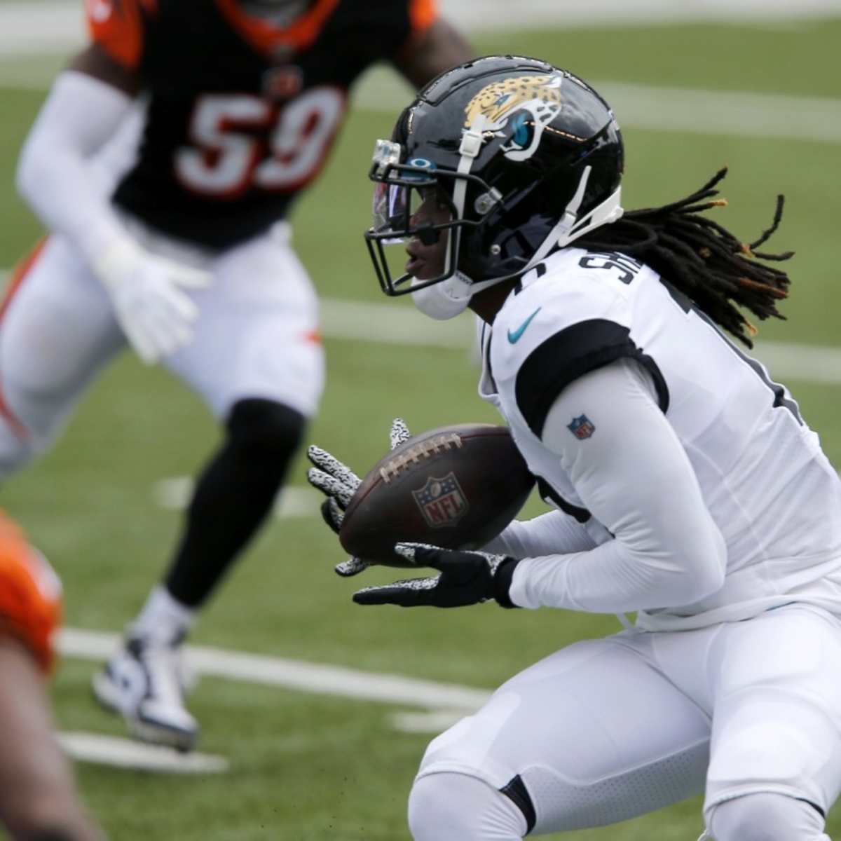 Jacksonville Jaguars' Laviska Shenault Jr. (10) runs during the second half  of an NFL football game against the Cincinnati Bengals, Thursday, Sept. 30,  2021, in Cincinnati. (AP Photo/Michael Conroy Stock Photo - Alamy