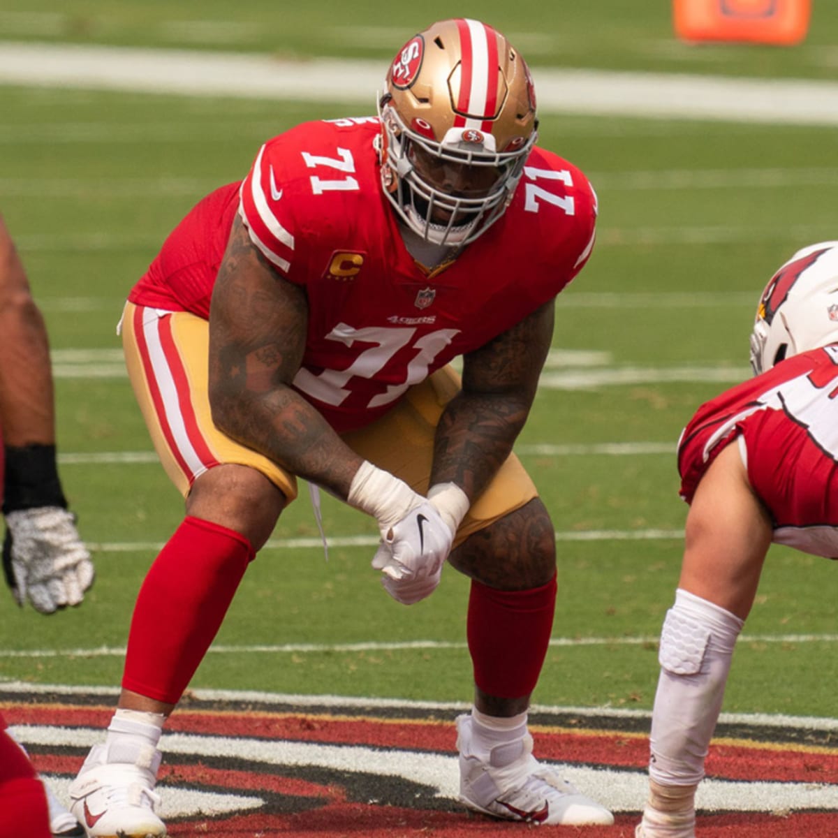 49ers news: Trent Williams isn't tipping his stance or giving defenders  clues about which play is coming - Niners Nation