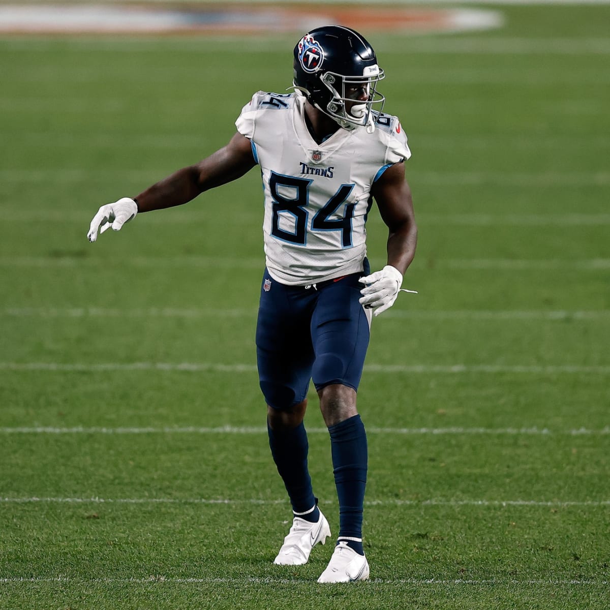 Titans add Corey Davis to Reserve/COVID-19 List