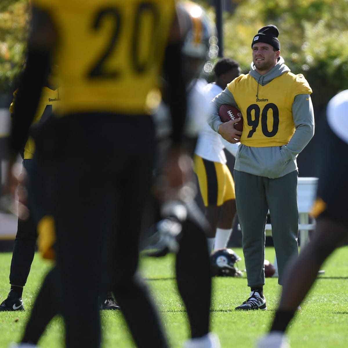 JuJu Smith-Schuster misses another practice for Steelers with knee injury